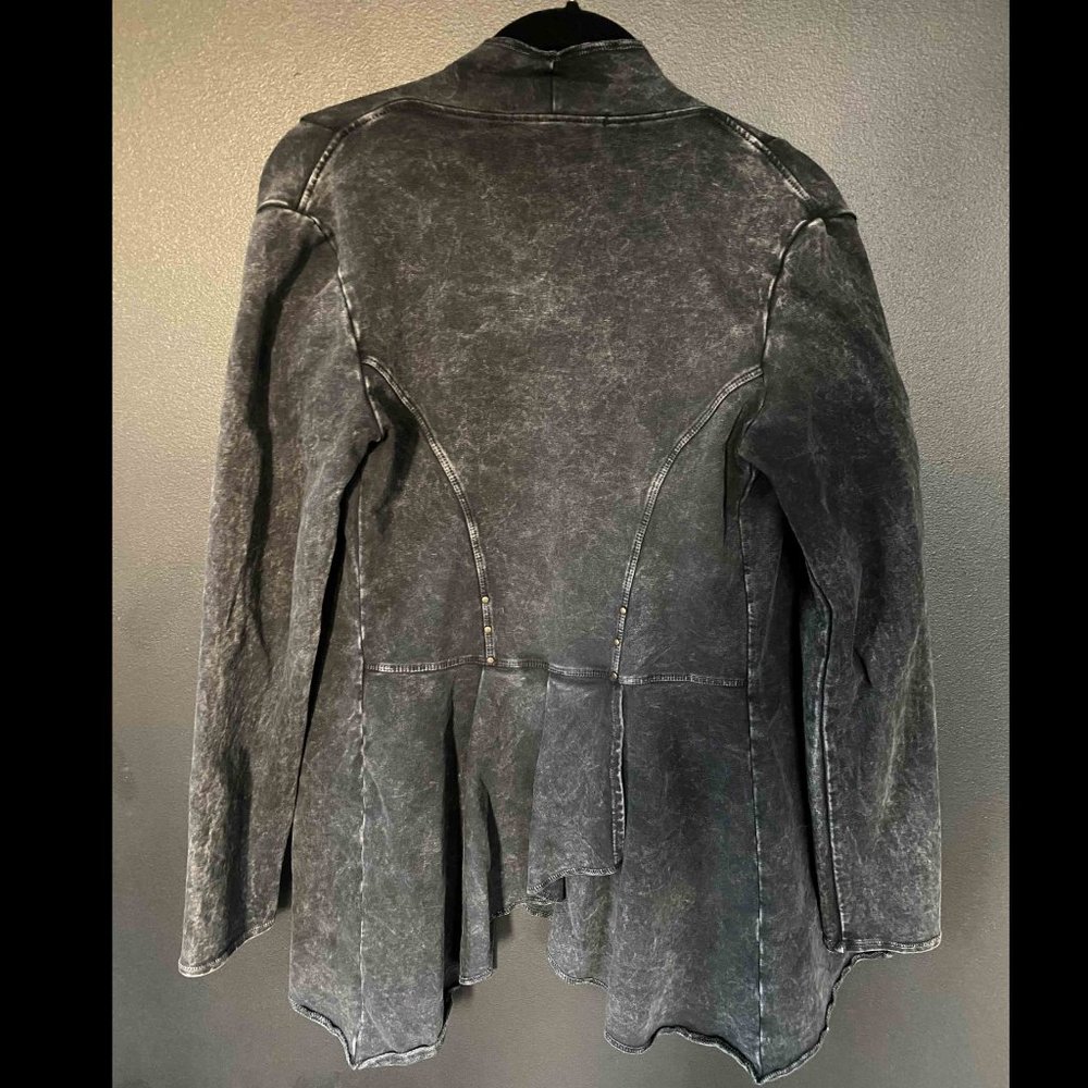 Testimony Los Angelos Smoking Jacket - Picture 2 of 4